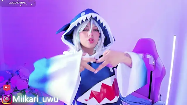 Snapshot of Ahri_Elderwood chatting on December 23, 5:07 am Ahri Elderwood online show from December 23, 5:07 am