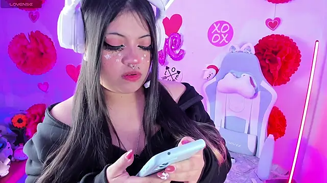 Snapshot of Ahri_Elderwood chatting on March 3, 5:58 am Ahri Elderwood online show from March 3, 5:58 am