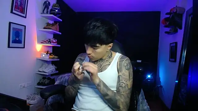 Snapshot of jung_dragon chatting on October 31, 6:43 am jung dragon online show from October 31, 6:43 am