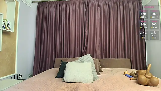 isabellice online show from December 22, 2:44 am