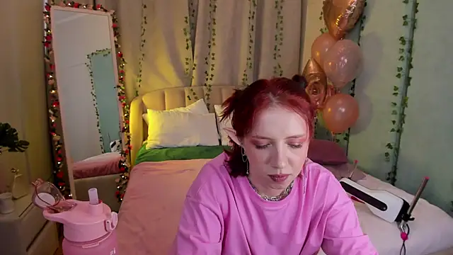 Love is Lola online show from February 27, 4:24 am