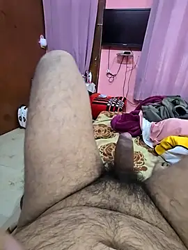 Snapshot of Loveboycurvy chatting on February 6, 2:44 am Loveboycurvy online show from February 6, 2:44 am