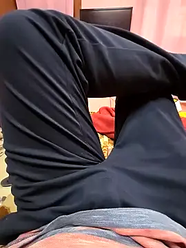 Snapshot of Loveboycurvy chatting on February 4, 3:33 am Loveboycurvy online show from February 4, 3:33 am