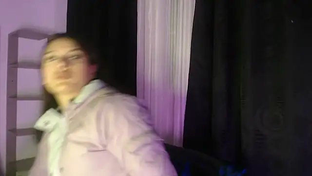 Snapshot of Abril_Squirt chatting on September 15, 5:52 am Abril Squirt online show from September 15, 5:52 am