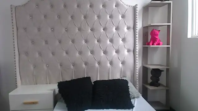 Abril Squirt online show from March 9, 8:34 pm