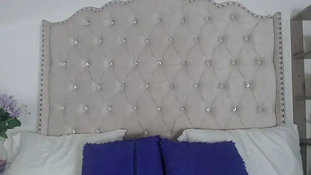 Abril Squirt online show from June 10, 11:06 pm