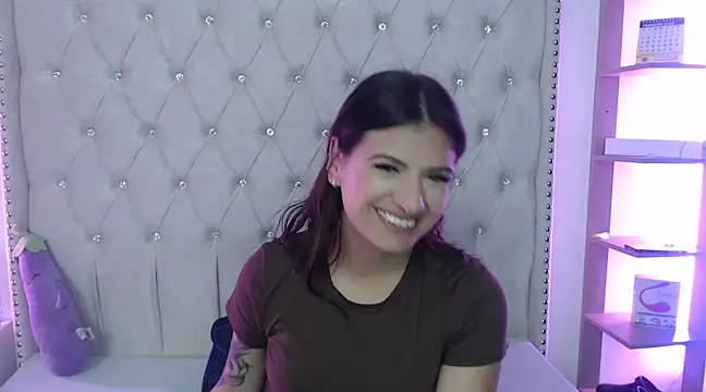 Snapshot of Abril_Squirt chatting on February 21, 9:24 am Abril Squirt online show from February 21, 9:24 am
