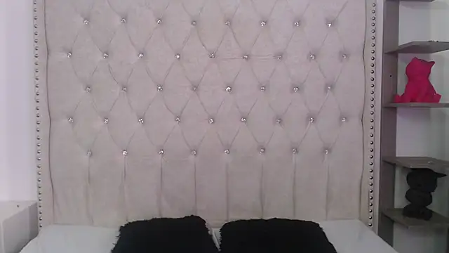 Abril Squirt online show from February 25, 8:41 pm