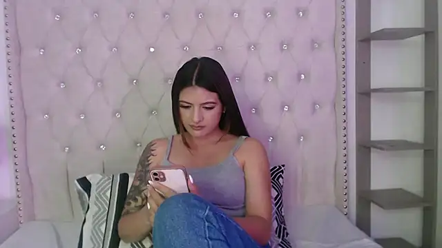 Abril Squirt online show from May 15, 10:41 pm