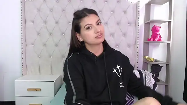 Abril Squirt online show from April 15, 8:09 pm