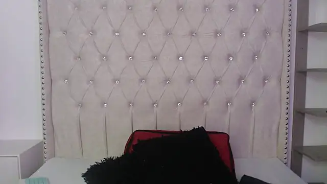 Abril Squirt online show from November 6, 8:24 pm