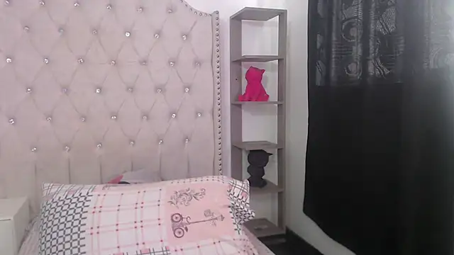 Abril Squirt online show from March 25, 5:12 pm