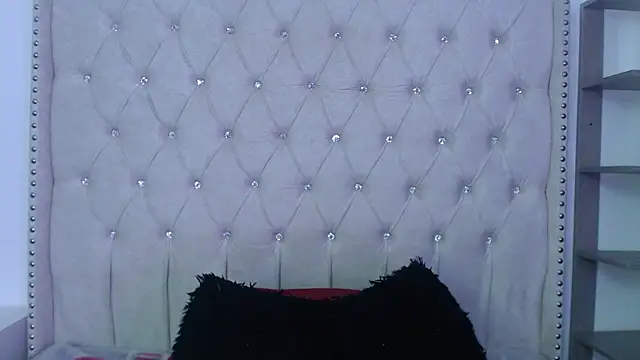 Abril Squirt online show from November 18, 8:12 pm