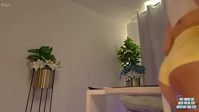 mimmyfit1 online show from April 2, 7:31 pm