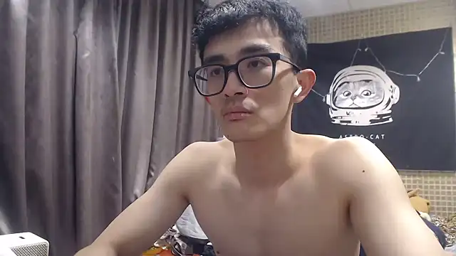 Snapshot of Stevenjt chatting on May 26, 4:38 pm Stevenjt online show from May 26, 4:38 pm