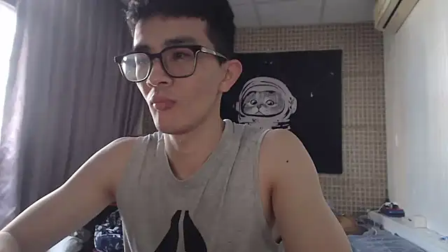 Snapshot of Stevenjt chatting on February 23, 12:56 am Stevenjt online show from February 23, 12:56 am