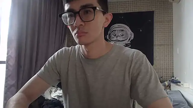 Snapshot of Stevenjt chatting on March 16, 3:47 am Stevenjt online show from March 16, 3:47 am