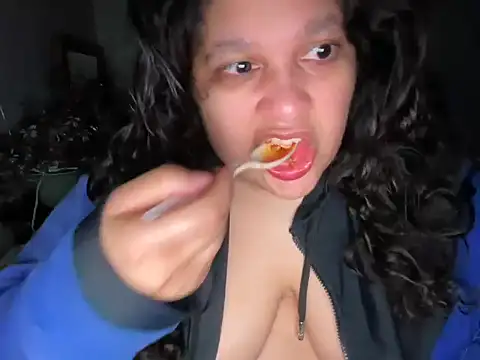 MelanieFawker online show from March 12, 2:06 am