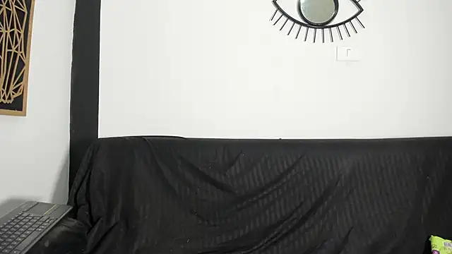 EmilyGomezLS online show from April 8, 11:22 am