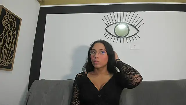 Snapshot of EmilyGomezLS chatting on June 10, 11:11 am EmilyGomezLS online show from June 10, 11:11 am