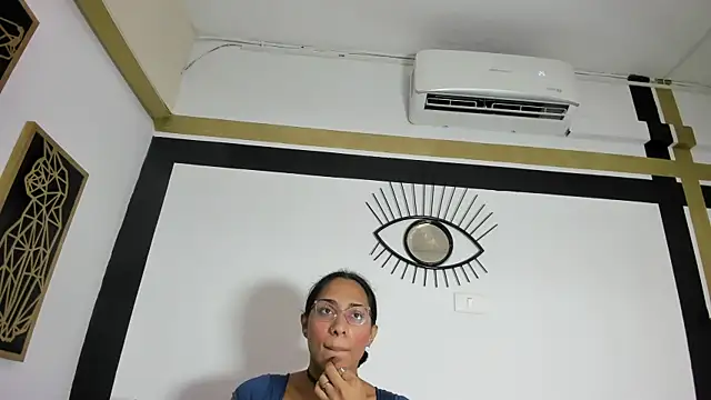 Snapshot of EmilyGomezLS chatting on September 28, 11:28 am EmilyGomezLS online show from September 28, 11:28 am
