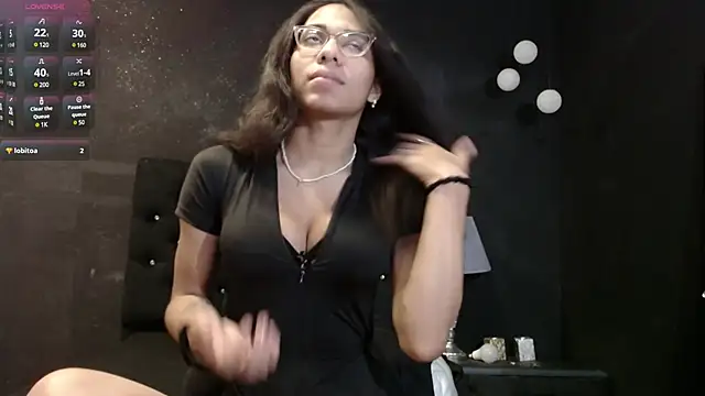 Snapshot of EmilyGomezLS chatting on March 22, 11:42 am EmilyGomezLS online show from March 22, 11:42 am