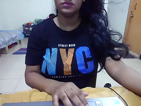 Snapshot of JustinaIra chatting on October 4, 7:04 pm JustinaIra online show from October 4, 7:04 pm