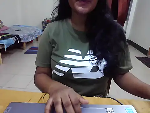 Snapshot of JustinaIra chatting on October 8, 7:47 pm JustinaIra online show from October 8, 7:47 pm