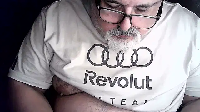 Snapshot of cashot58 chatting on June 29, 1:44 pm cashot58 online show from June 29, 1:44 pm