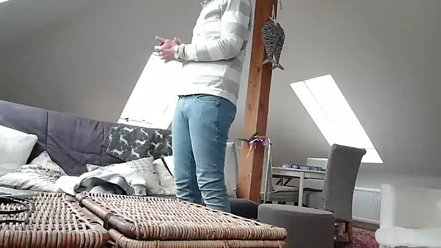 maxmueller321 online show from April 19, 8:04 am