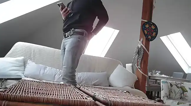 Snapshot of maxmueller321 chatting on February 8, 3:00 pm maxmueller321 online show from February 8, 3:00 pm