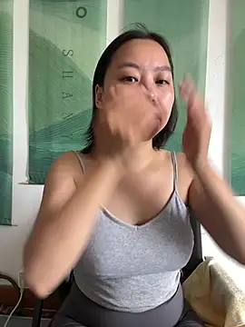 Eliza-E online show from April 9, 1:51 am