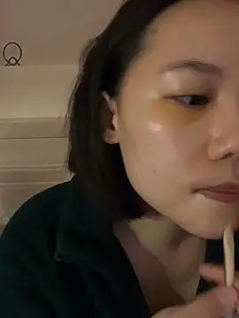 Eliza-E online show from February 6, 1:01 am