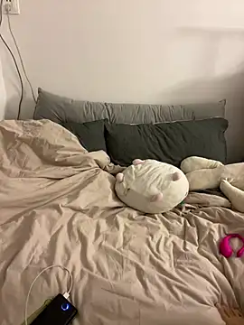 Snapshot of Eliza-E chatting on January 15, 2:35 pm Eliza-E online show from January 15, 2:35 pm