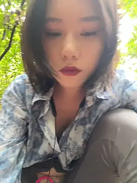 Eliza-E online show from April 29, 2:27 am