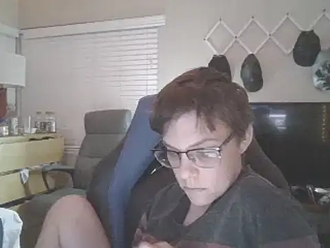 KaliSnow199623 online show from December 3, 7:27 am