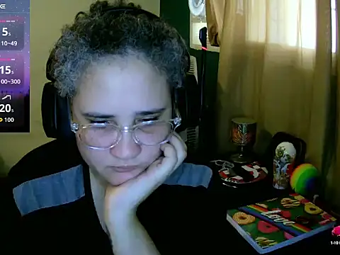 Snapshot of lolalicious_758 chatting on September 20, 3:28 pm lolalicious 758 online show from September 20, 3:28 pm