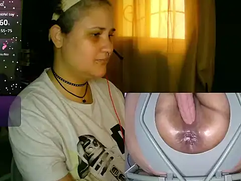 Snapshot of lolalicious_758 chatting on May 22, 6:06 pm lolalicious 758 online show from May 22, 6:06 pm