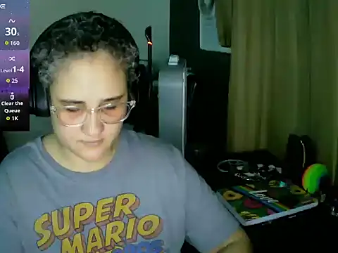 Snapshot of lolalicious_758 chatting on October 7, 11:39 pm lolalicious 758 online show from October 7, 11:39 pm