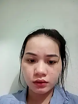 Ngoc-Trinh online show from December 8, 2:09 pm