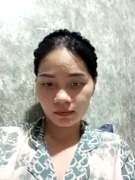 Ngoc-Trinh online show from March 11, 1:21 am
