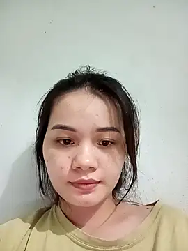 Ngoc-Trinh online show from December 15, 7:46 am