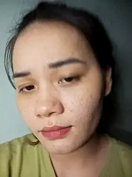 Ngoc-Trinh online show from December 2, 3:31 pm