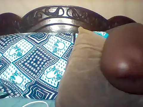 Snapshot of missarpie chatting on July 13, 11:15 pm missarpie online show from July 13, 11:15 pm