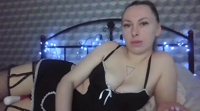 Snapshot of _Leslyy_Solo_1 chatting on March 18, 9:01 am Leslyy Solo 1 online show from March 18, 9:01 am