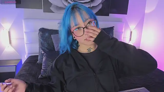 Snapshot of sofi_bakerr chatting on October 6, 11:33 am sofi bakerr online show from October 6, 11:33 am