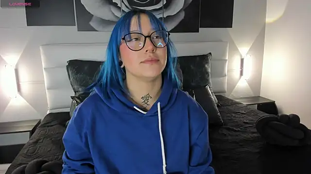 Snapshot of sofi_bakerr chatting on November 12, 11:36 am sofi bakerr online show from November 12, 11:36 am