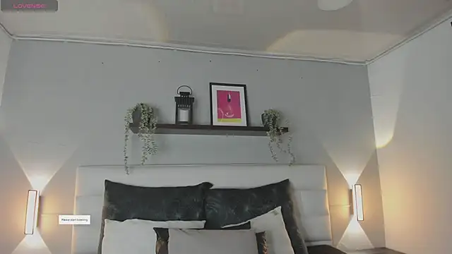 sofi bakerr online show from March 17, 11:35 am