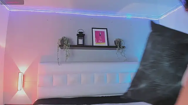 sofi bakerr online show from February 19, 11:51 am