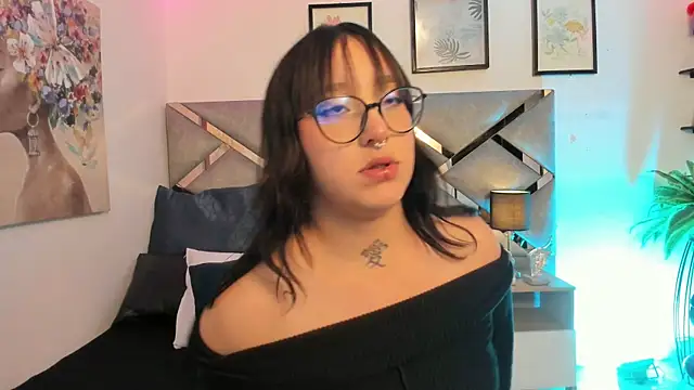 sofi bakerr online show from May 6, 11:36 am